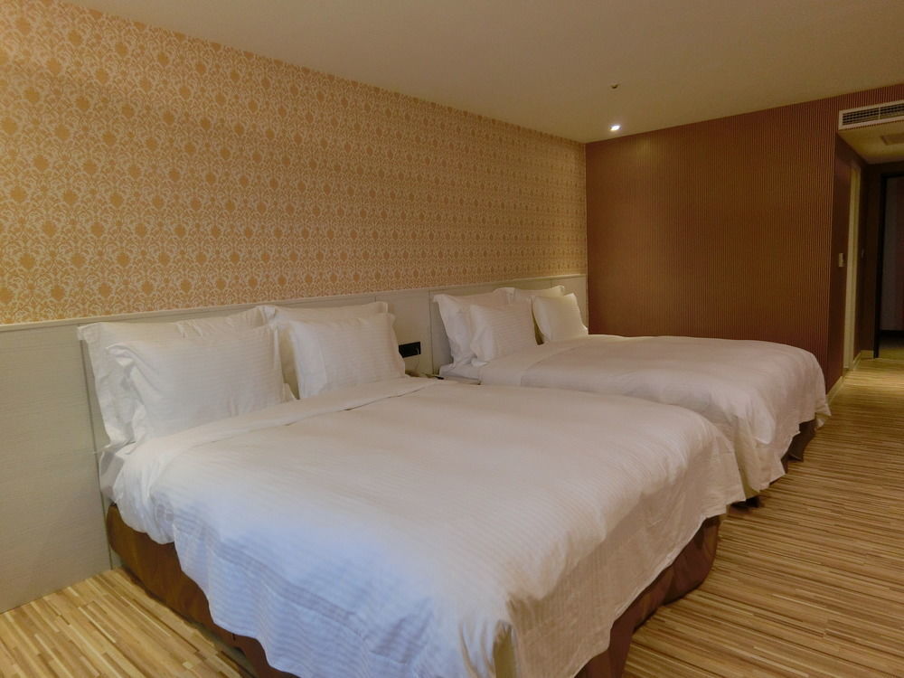 Wemeet Hotel Pingtung Ngoại thất bức ảnh