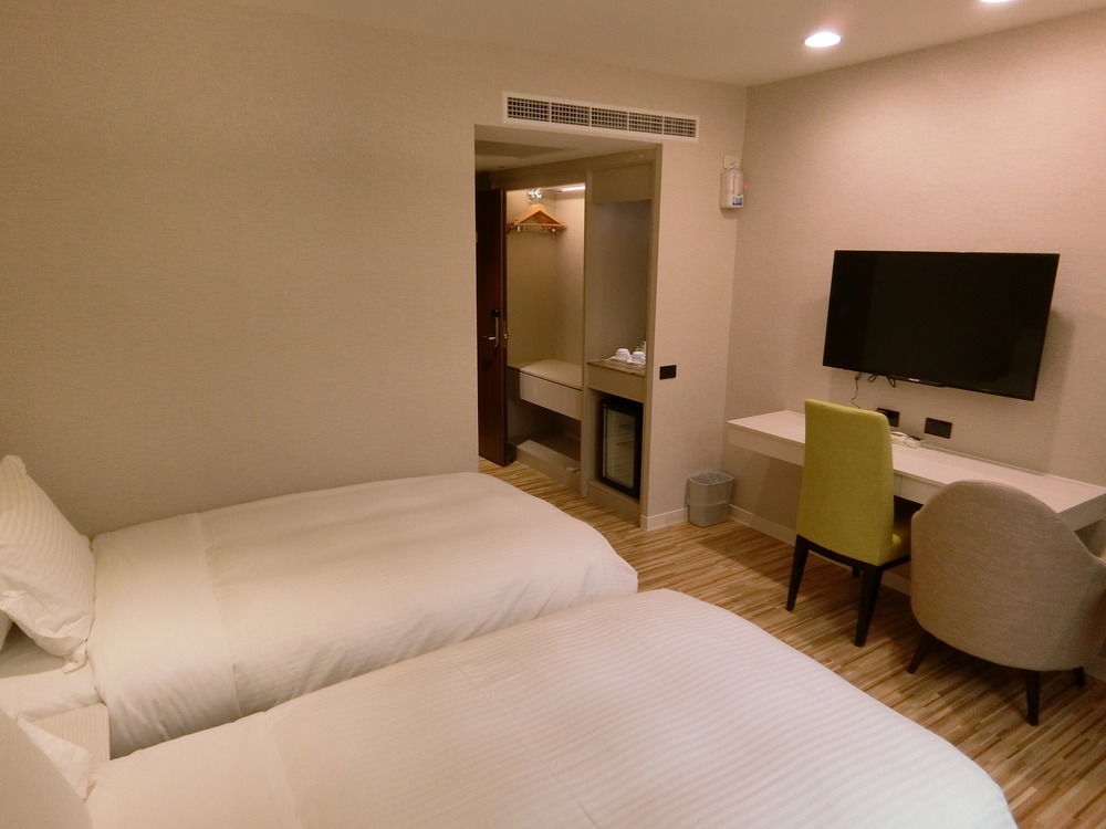 Wemeet Hotel Pingtung Ngoại thất bức ảnh