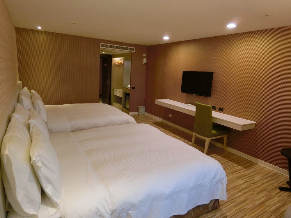 Wemeet Hotel Pingtung Ngoại thất bức ảnh